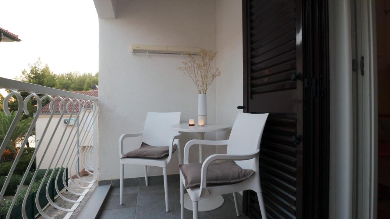 Apartment Ena - Lavica Подстрана Екстер'єр фото